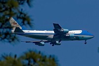 AF-1 doing touch and goes ant New-New-Willie airport